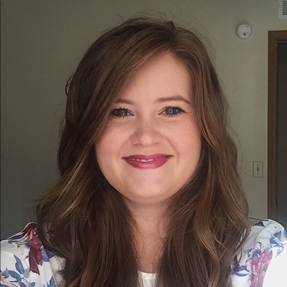 Meet your Posher, Laura - Picture 1 of 1